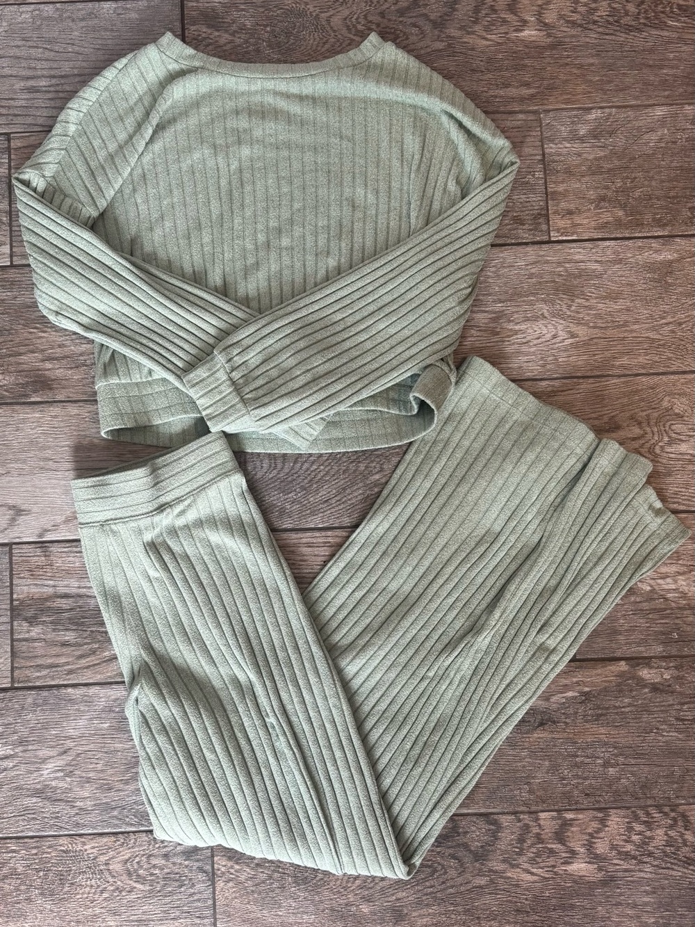 Gilly hicks by Hollister Ribbed Knit Two-Piece Set in Sage Green